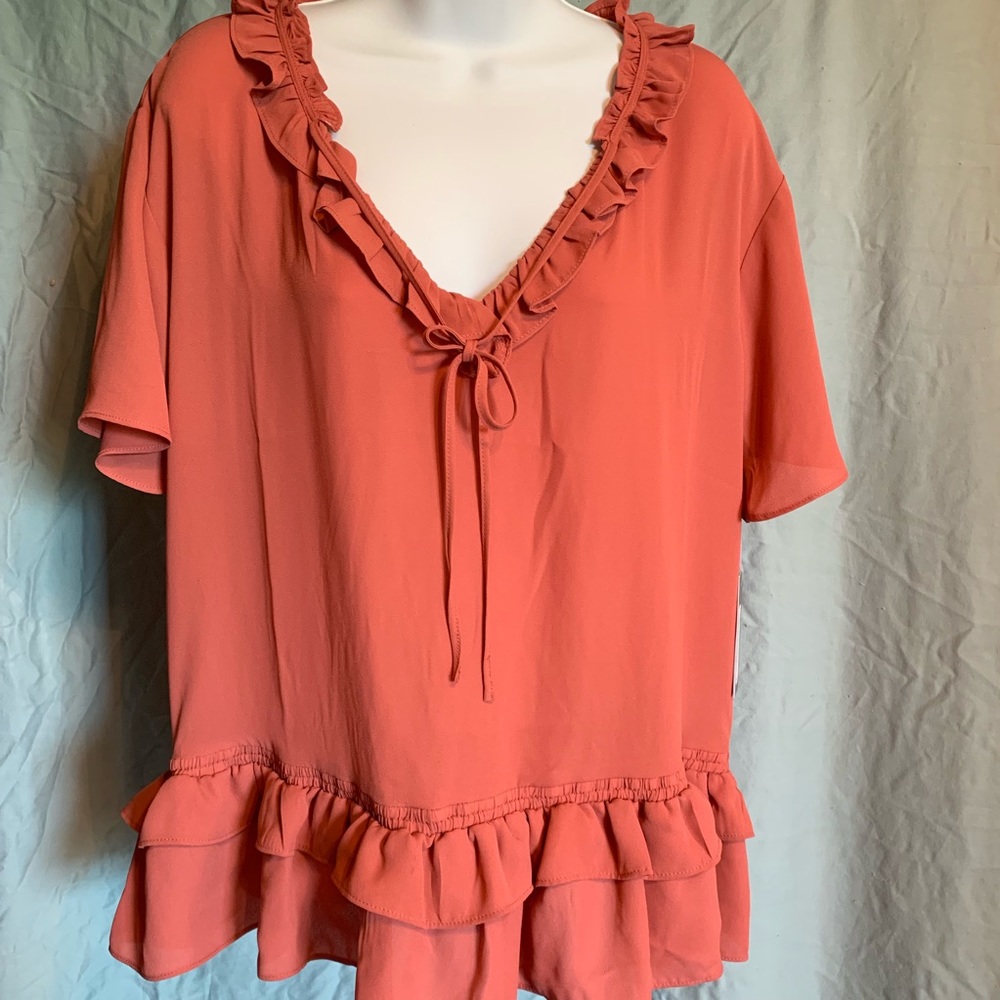 Chelsea 28...Ruffled collar blouse. NWT!!!